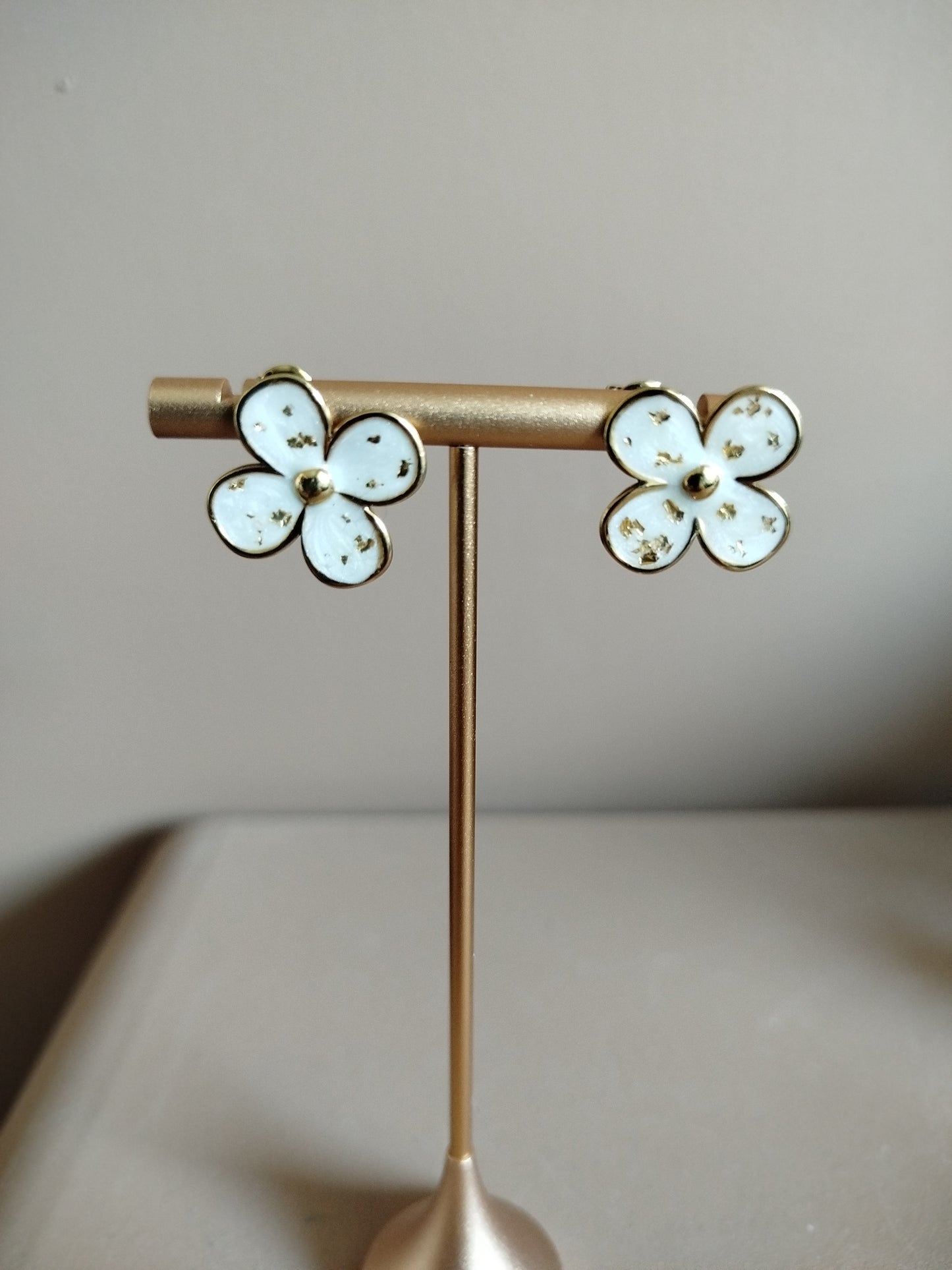 Boucles d'oreilles Badia blanche