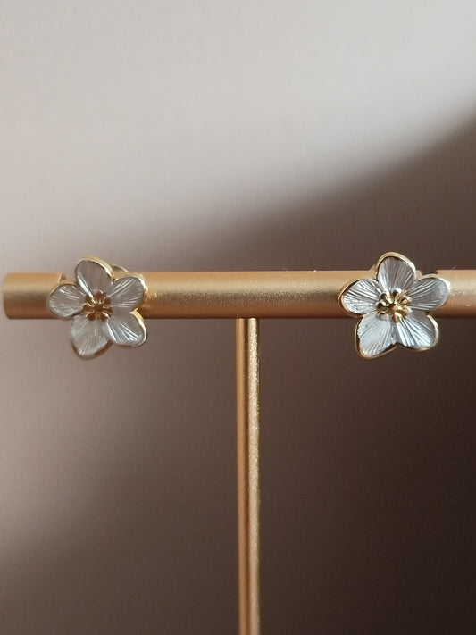 Boucles d'oreilles Akila blanche